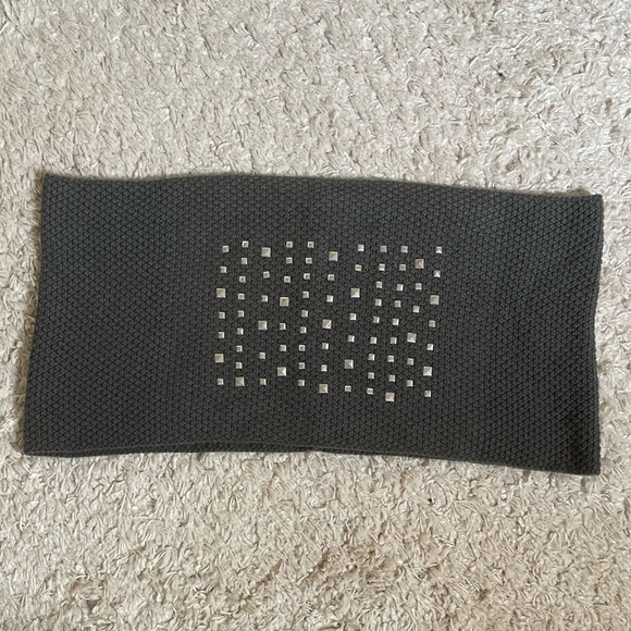 Knitted winter scarf - Picture 3 of 5